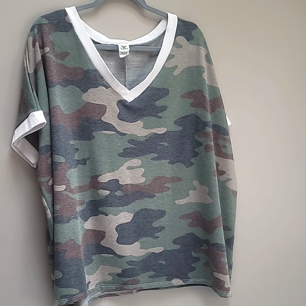 3x Sew in Love Camo tee